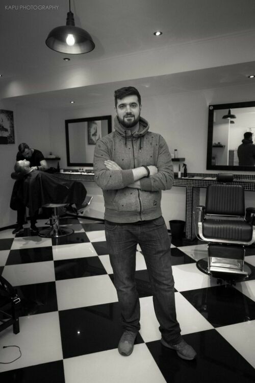От цирюльни до Barbershop'а: как изменились парикмахерские для мужчин