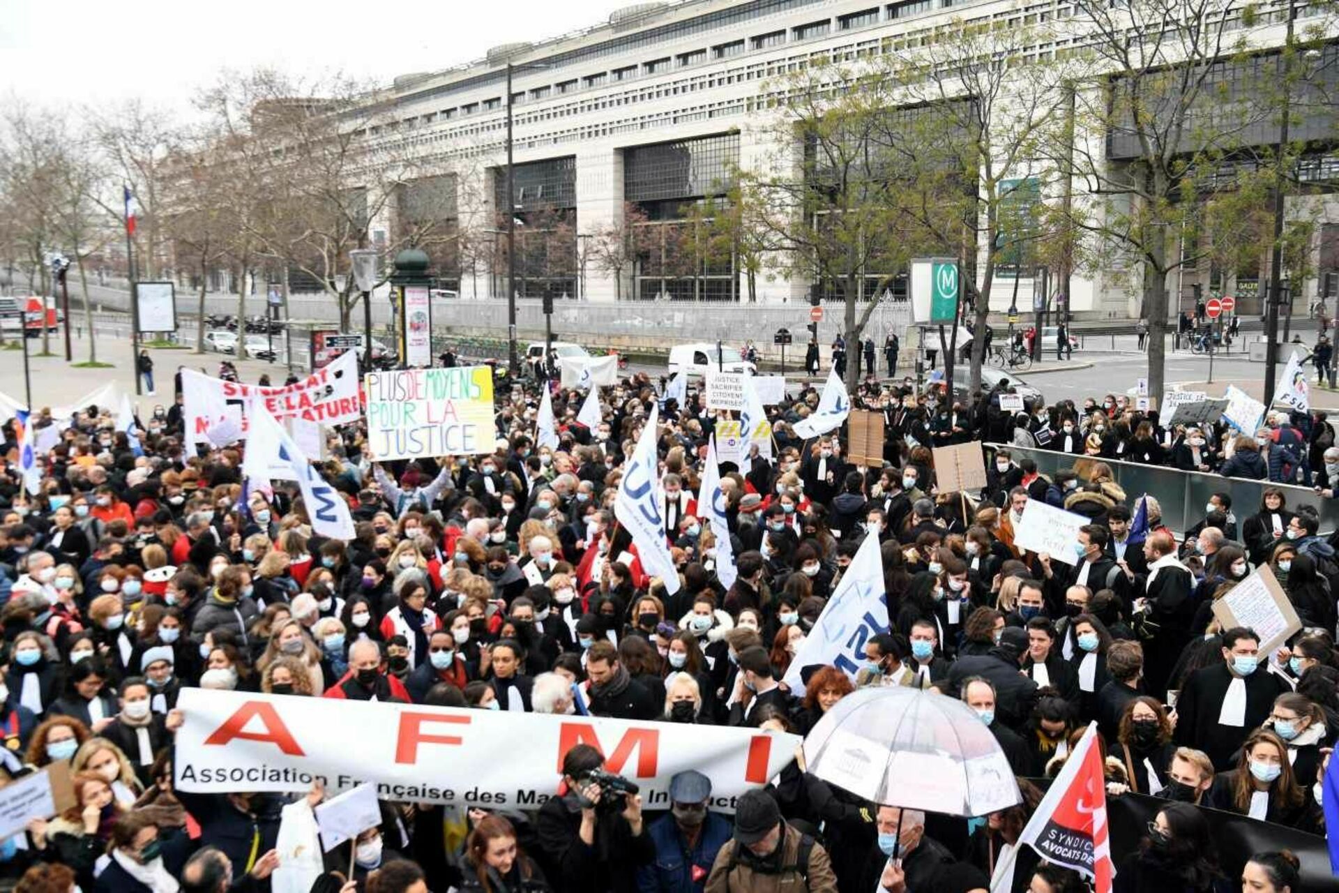 Забастовки во франции