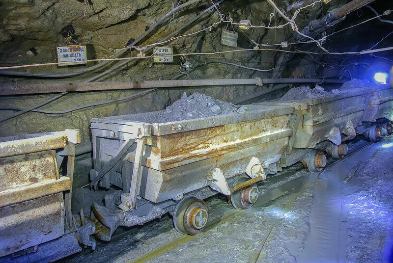 Горняк пострадал при обрушении породы на руднике в Приморском крае