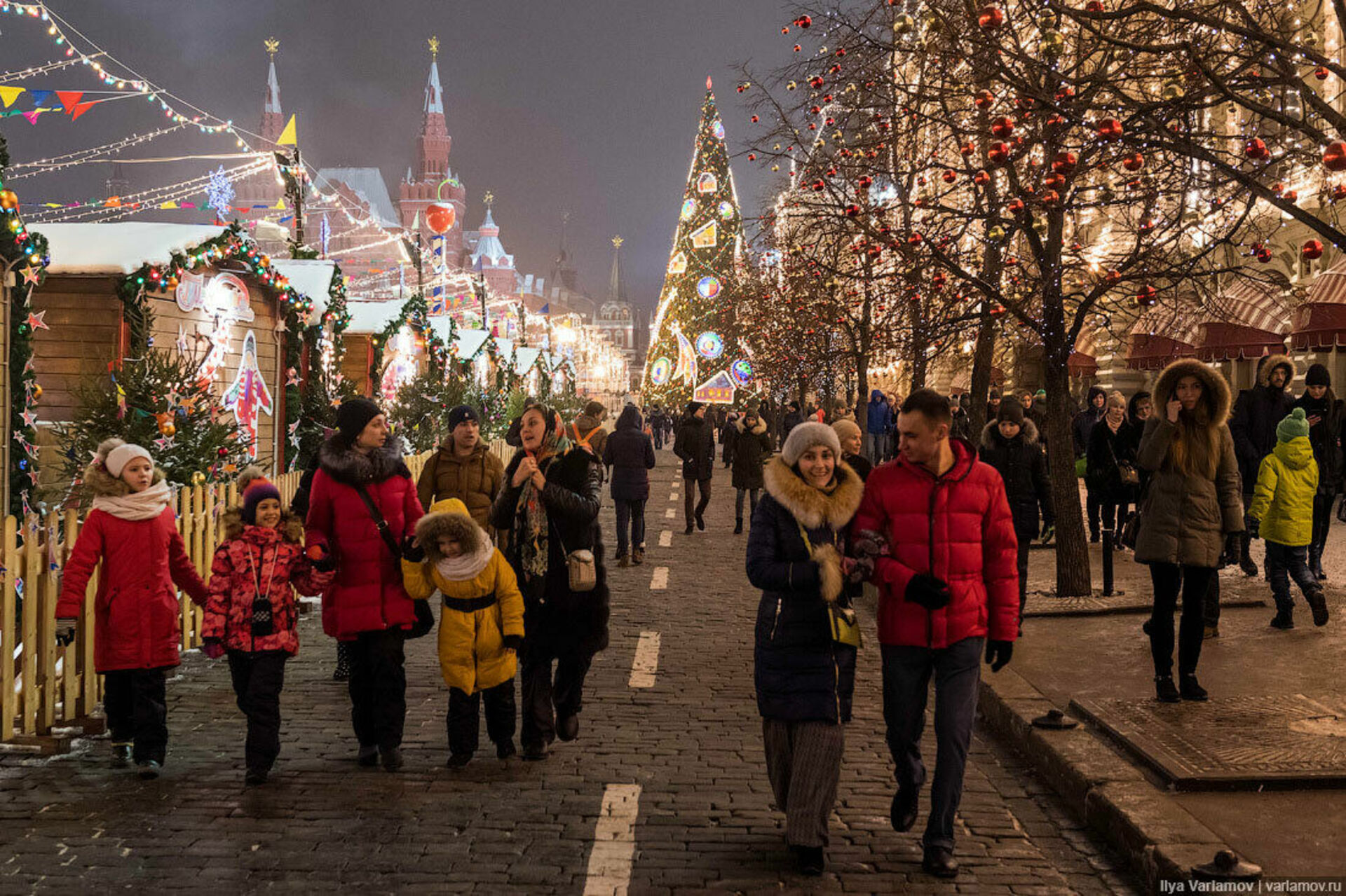 Отметить новый год в январе. Рождество улица. Новогодняя Москва. Празднование нового года. Новогодние гуляния в Москве.