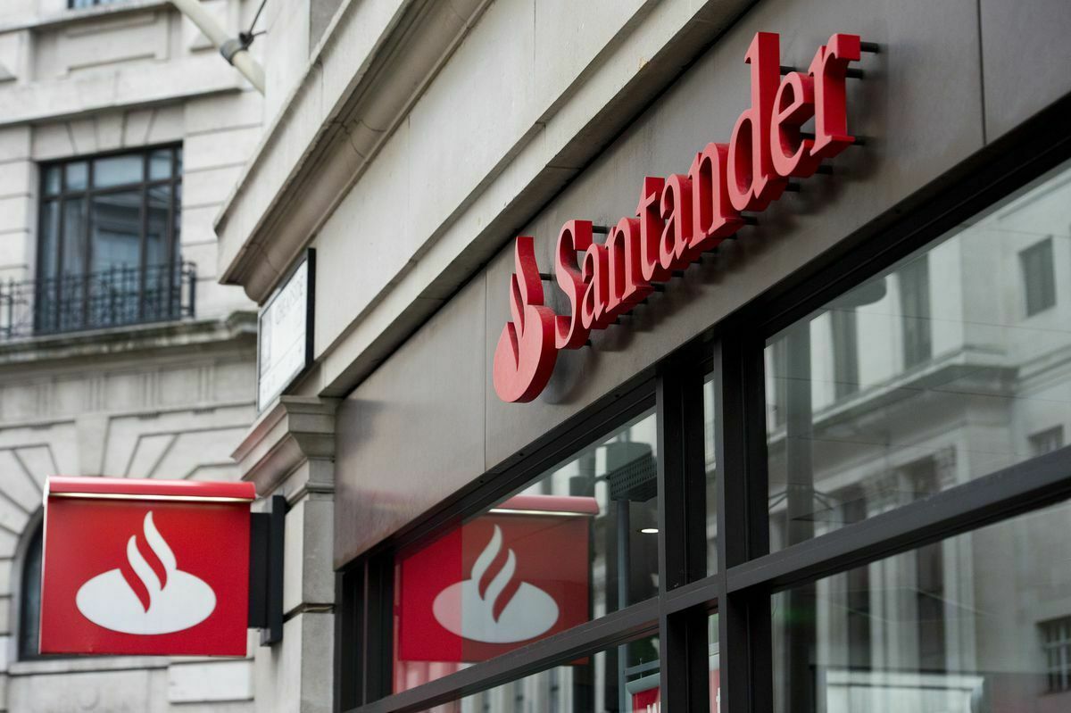 Банк Santander перевел своим клиентам по ошибке $175 млн на Рождество