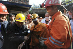 29 горняков подняты на поверхность из затопленной угольной шахты в Китае (ВИДЕО)