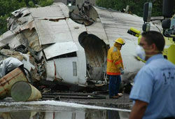 36 человек выжили при крушении самолета в Венесуэле  (БЛОГИ + ФОТО)
