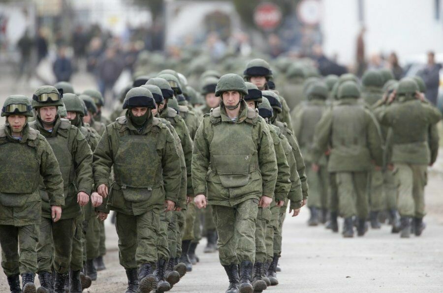 Вопрос дня: как живут десятки тысяч российских военных на границе с Украиной?