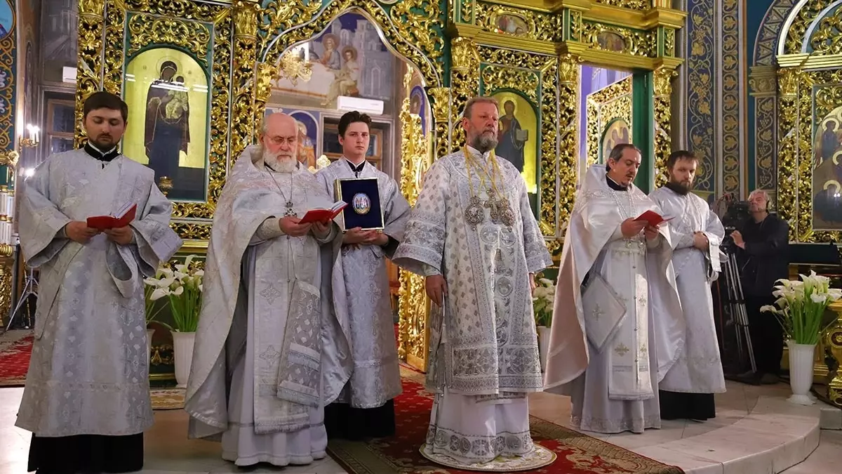 Молдавия утекает из-под РПЦ, предпочитая румынское православие