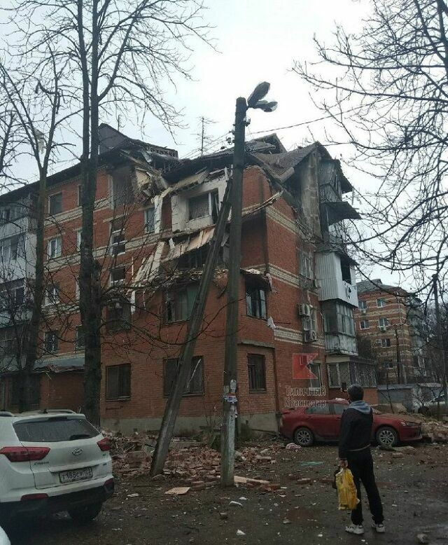 Взрыв газа в Краснодаре разрушил наружную стену дома. Пострадали дети