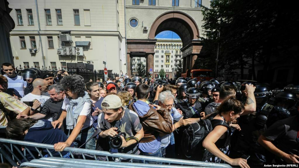В Москве идут обыски у некоторых участников митинга 27 июля