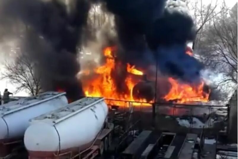 Цистерна с горючим загорелась на АЗС в Новой Москве