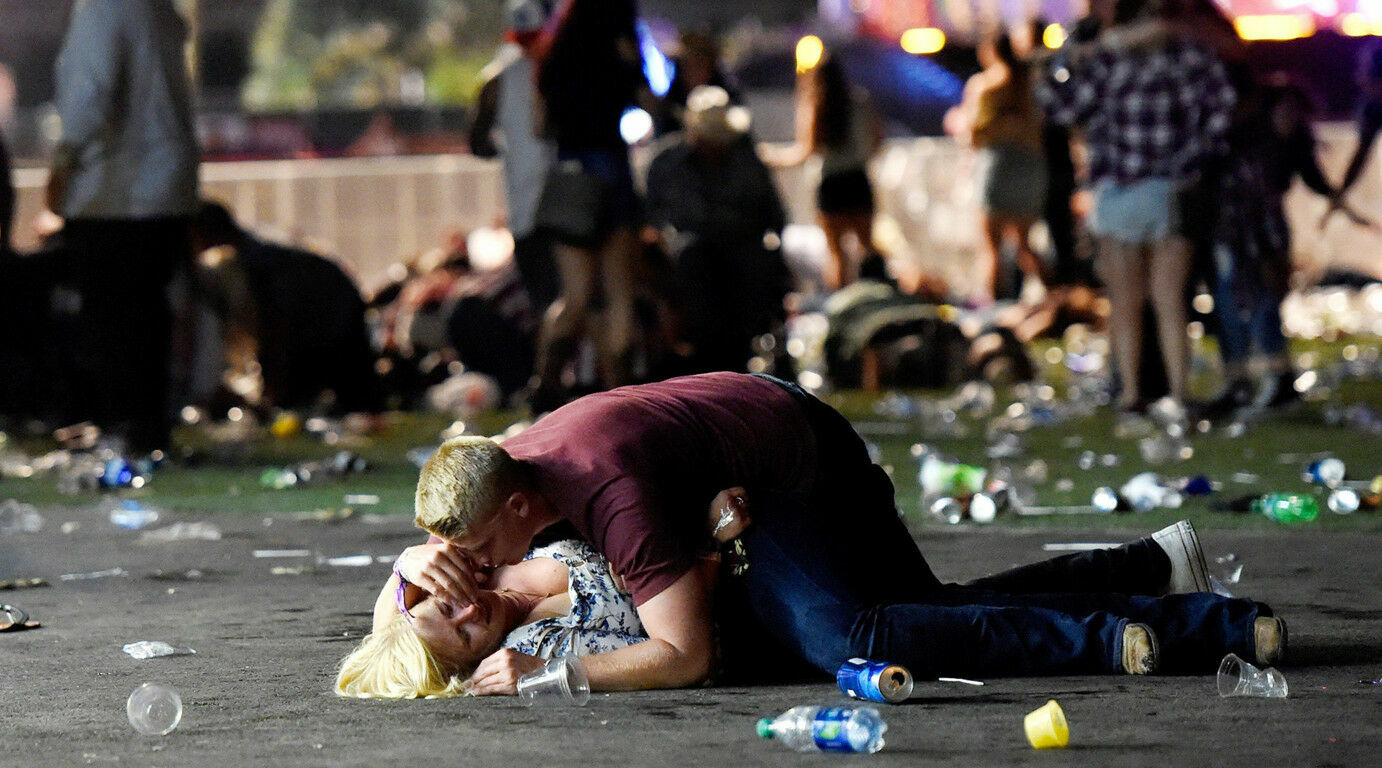 Более 300 пострадавших при стрельбе в Лас-Вегасе выписались из больниц