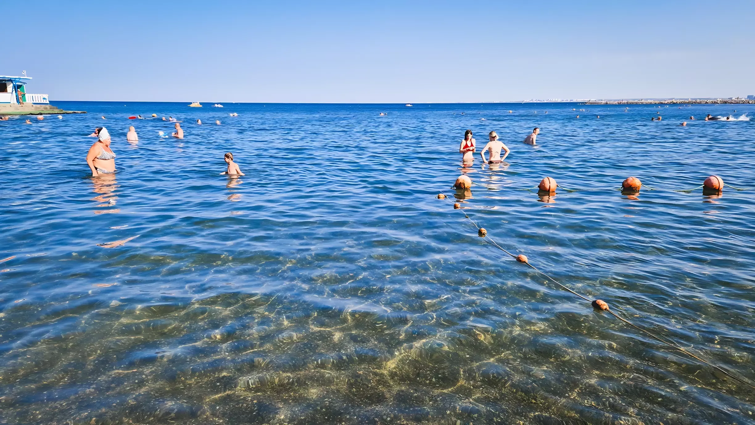 Некоторые россияне уже сейчас начали планировать пляжный отдых на июль–сентябрь