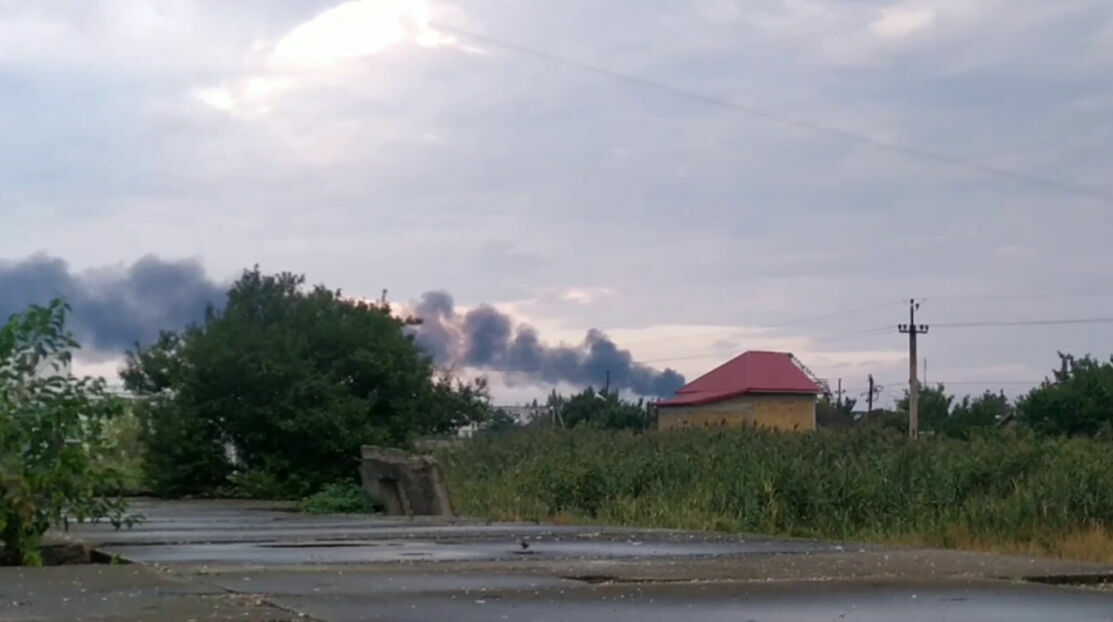 В Крыму после взрыва начался пожар на складе боеприпасов