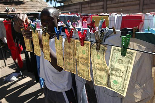 Жители Зимбабве признались в массовой отмывке денег