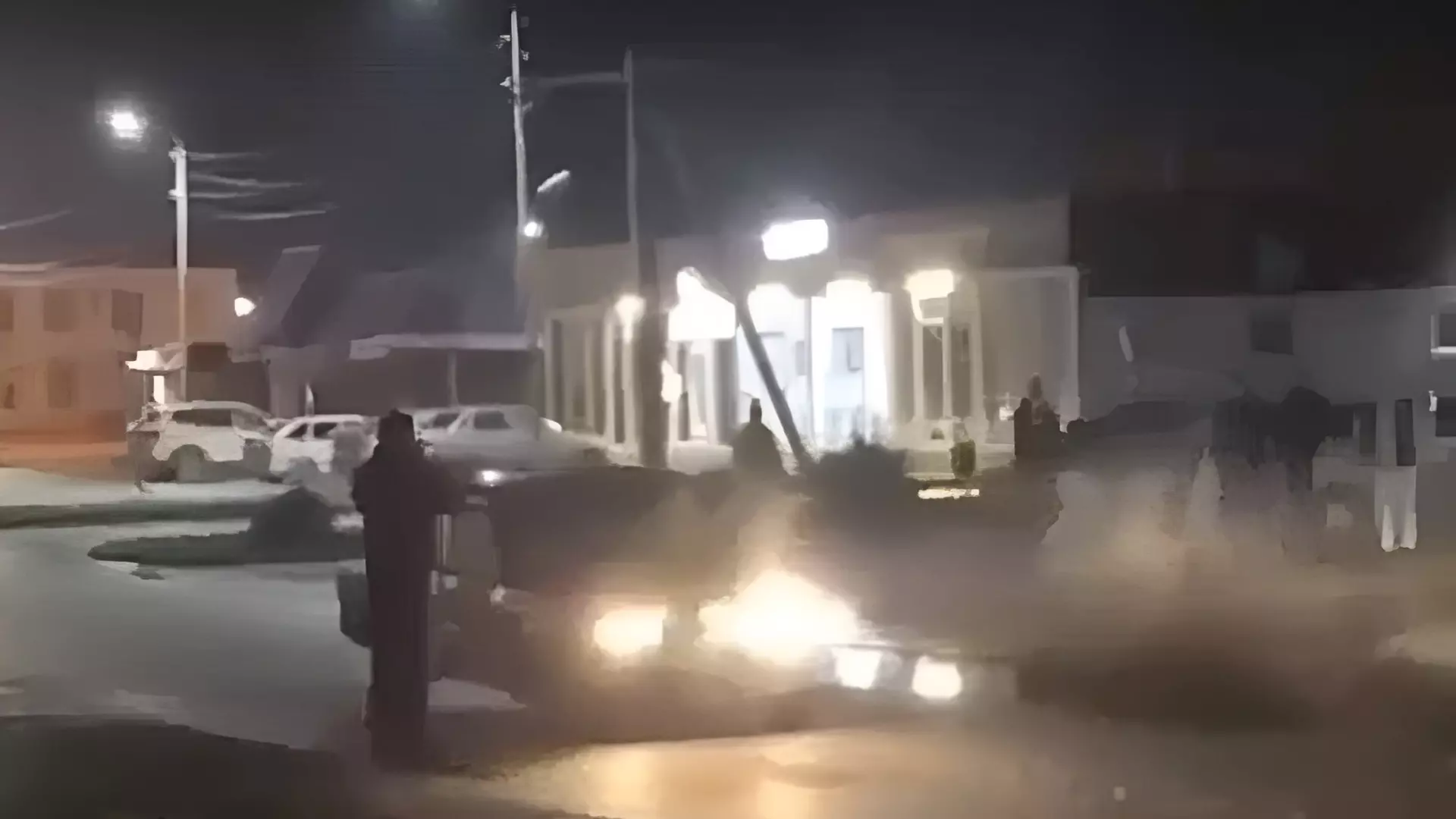 Лихач из Краснодара наехал на двух человек и пытался сбить полицейского