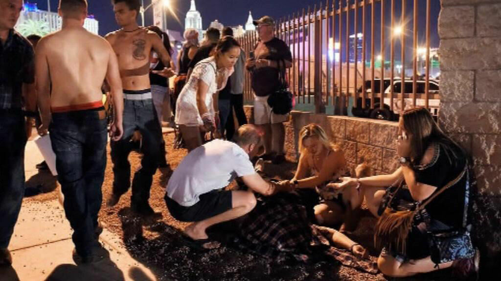 Более 40 жертв стрельбы в Лас-Вегасе находятся в критическом состоянии