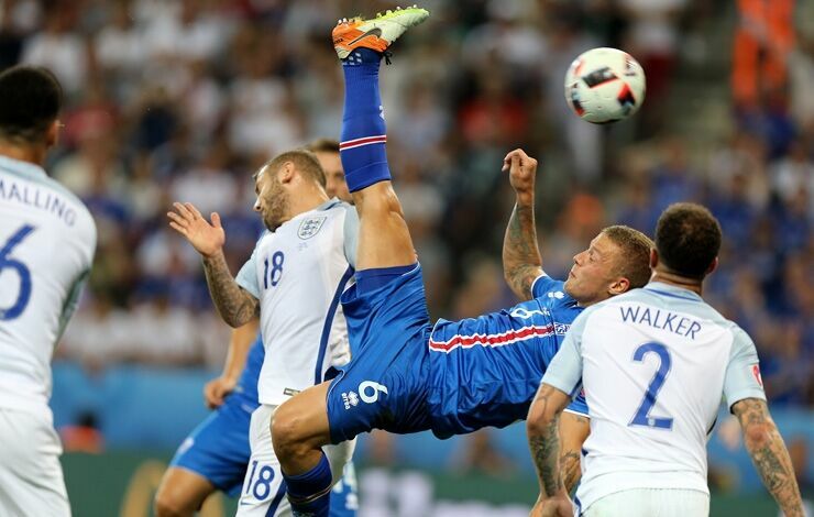 Защитник «Краснодара» вывел Исландию в четвертьфинал Евро, забив мяч Англии