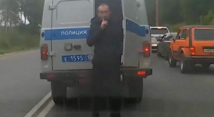 Задержанный в Саранске сбежал из полицейской машины