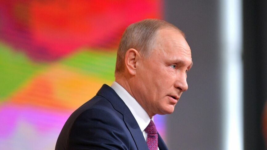 Путин назвал взрыв в петербургском супермаркете терактом