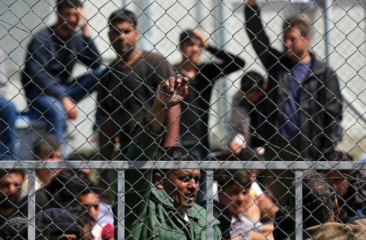 Греческим адвокатам разрешат защищать права беженцев