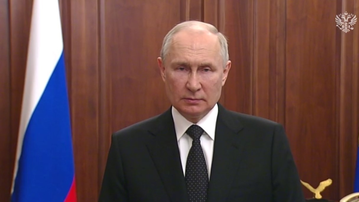 «Мы столкнулись с предательством»: Путин выступил с обращением к россиянам (ВИДЕО)