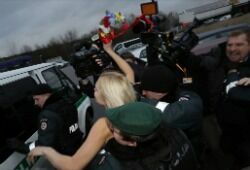 Активистка FEMEN задержана во время саммита в Вильнюсе