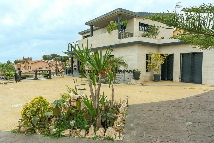 Damlex Company презентует Топ-5 лучших домов на побережье Коста Брава