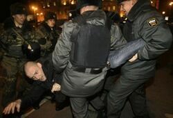 Арестом 34 оппозиционеров и травмой одного милиционера закончился «День гнева» (ФОТО)