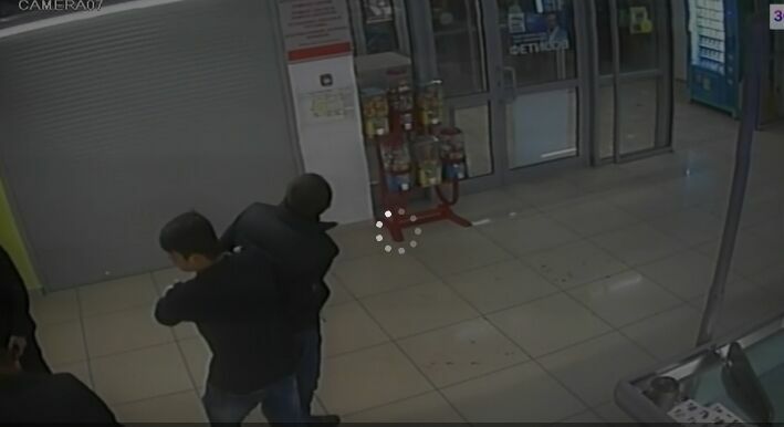 Опубликовано видео убийства человека в магазине в Домодедово
