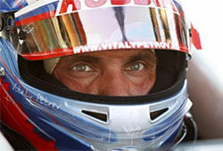 Виталий Петров официально стал первым российским пилотом «Формулы-1»