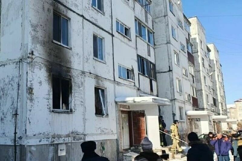 На Сахалине при взрыве газа в пятиэтажке погиб человек