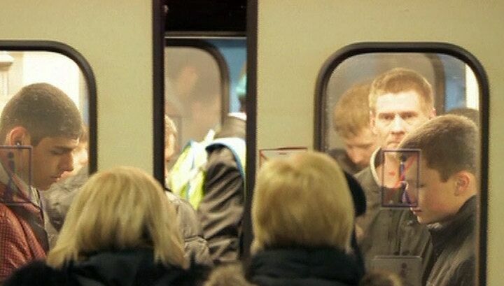 Пассажирка московского метро покусала женщину в пылу ссоры
