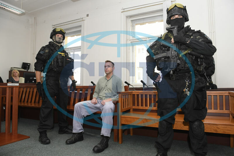 Сам напросился: суд сменил боевику, воевавшему в Донбассе, срок с 4,5 на 21 год