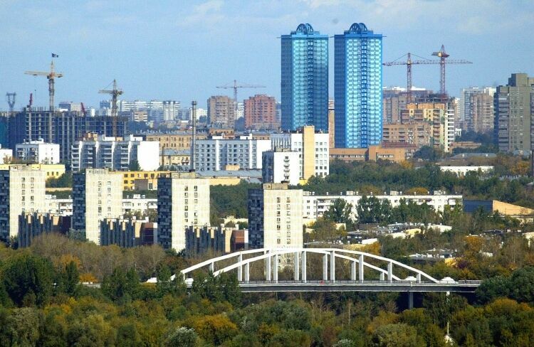 Объем ввода жилья в России сократился на 14%