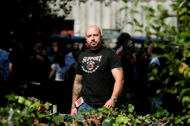 Суд освободил из-под надзора португальского неонациста, чтобы тот «помог» Украине