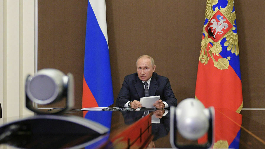 СМИ: Кремль ввел обязательную изоляцию для тех, кто встречается с Путиным
