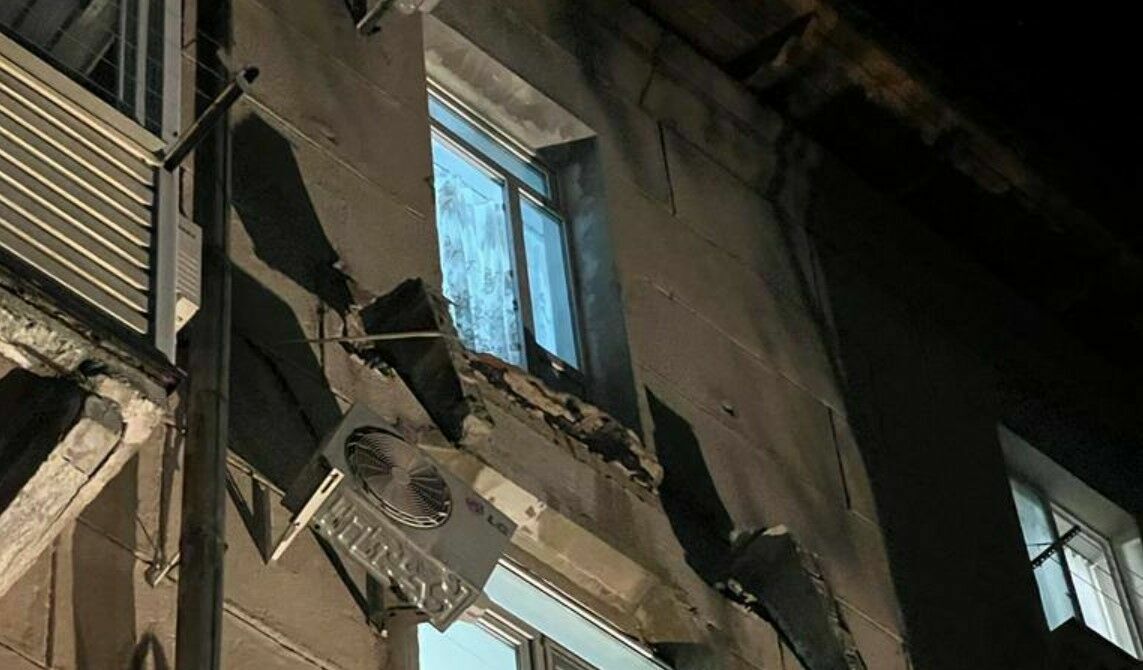 До трех человек увеличилось число погибших при обрушении балкона в Сочи