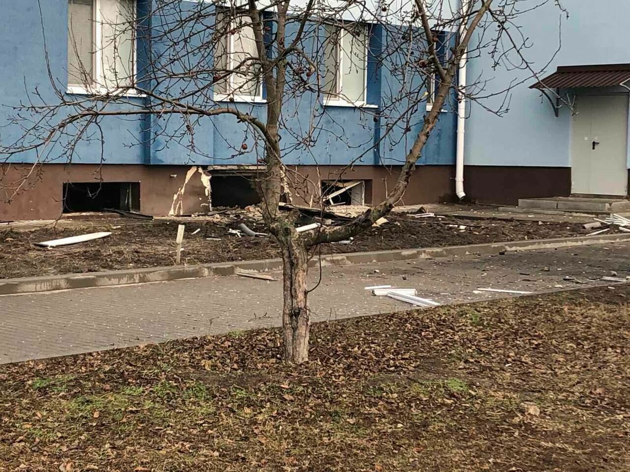 Снаряд попал в подвал школы белгородского села во время обстрелов со стороны Украины