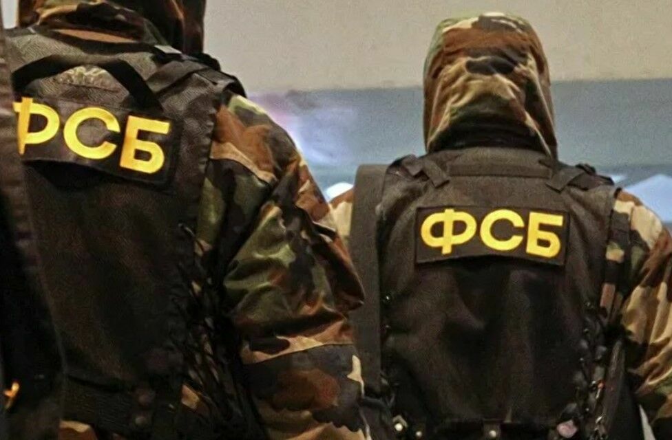 ФСБ задержала в России десять пособников сирийских исламистов ХТШ*