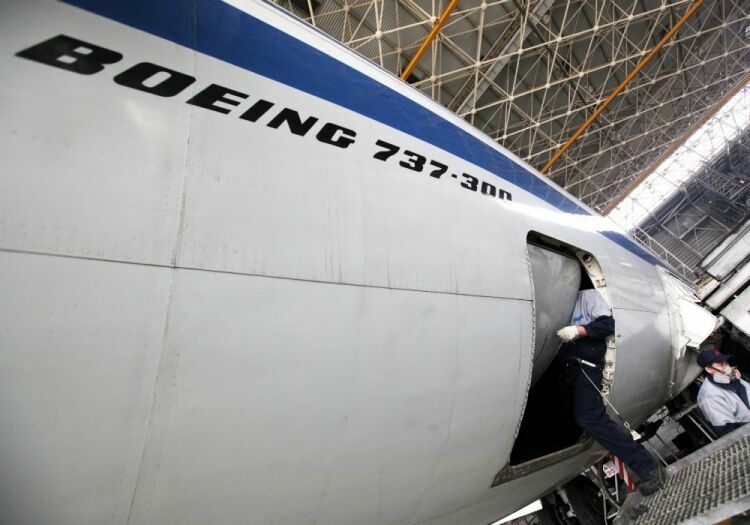 Правительство изучит ситуацию с отзывом сертификата у самолетов Boeing 737