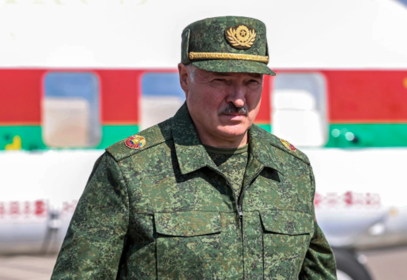 Александр Лукашенко поручил собрать народное ополчение в Белоруссии