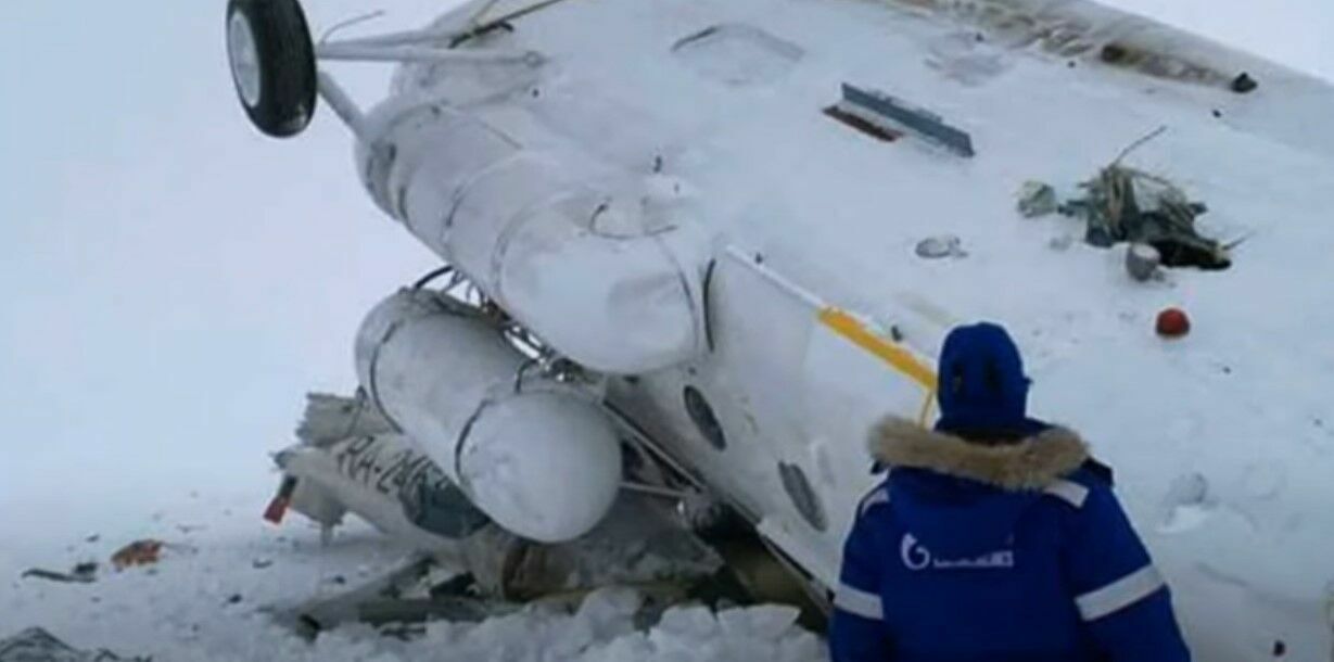 Под Ульяновском военный вертолет Ми-8 совершил жесткую посадку на лед