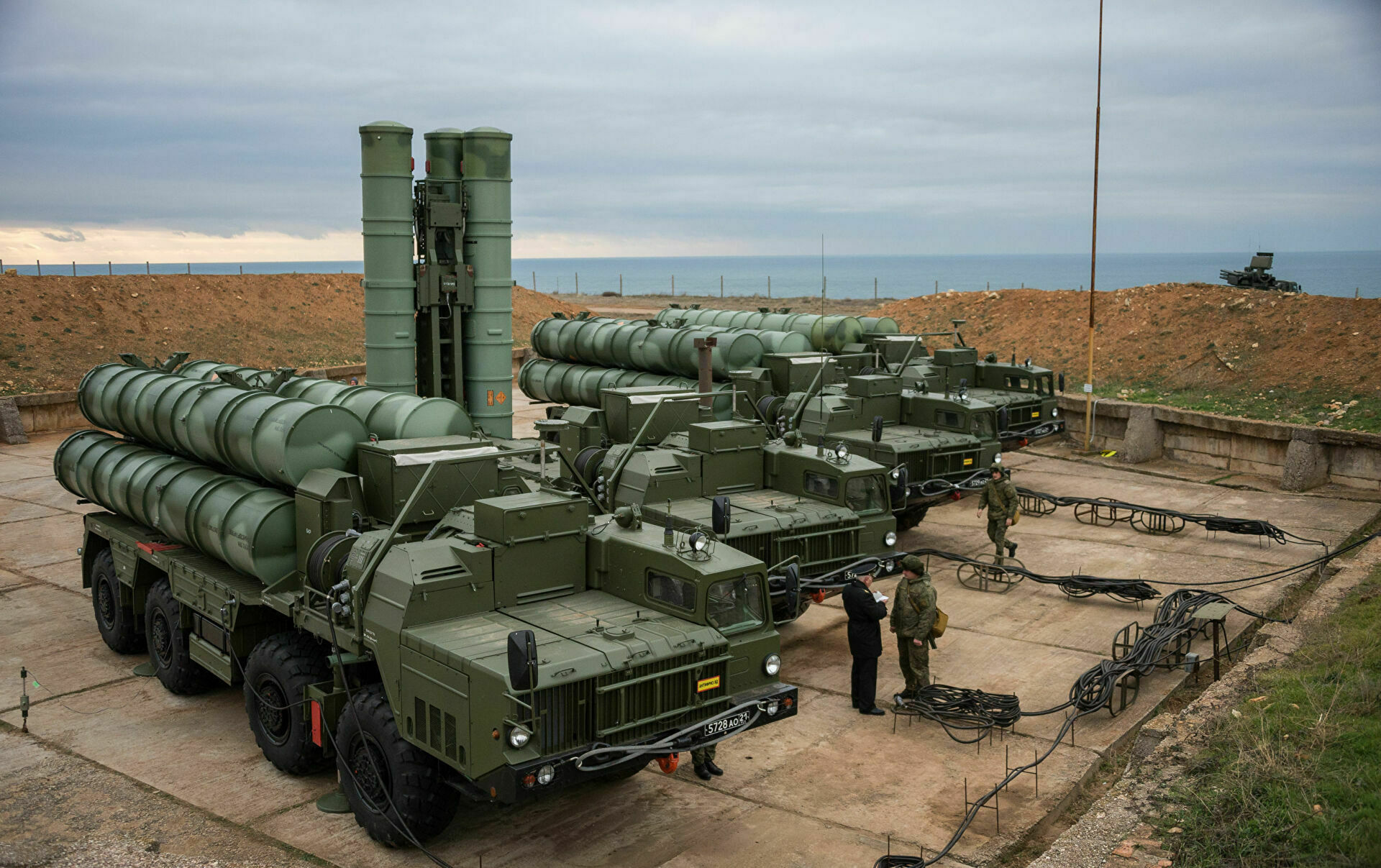С Дальнего Востока в Белоруссию перебросили два дивизиона ракетных систем ПВО С-400