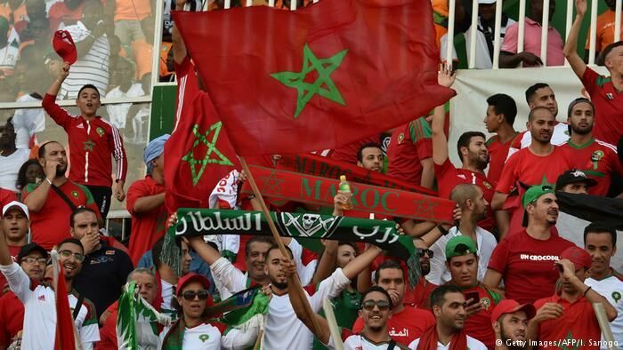 Болельщики сборной Марокко на стадионе в Абиджане, 11 ноября 2017 года