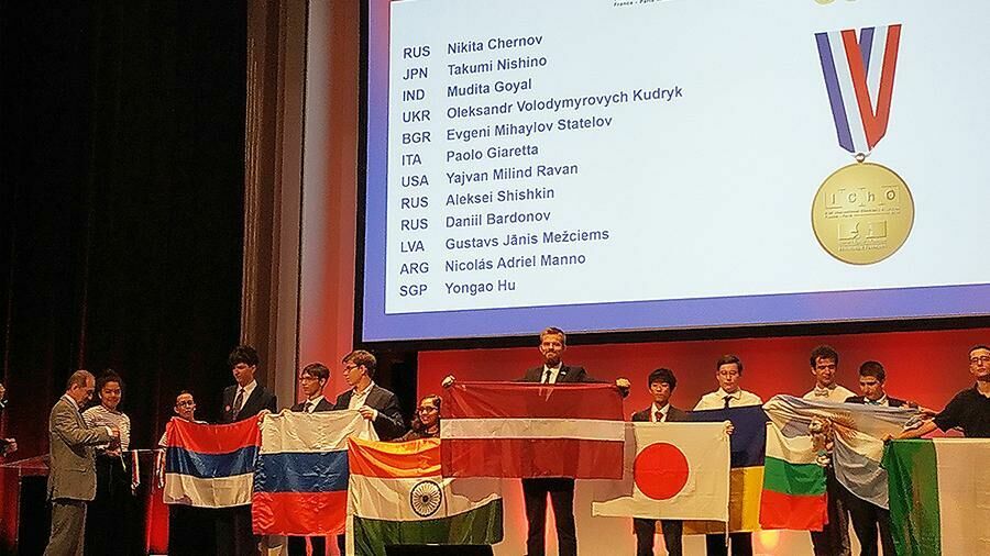 Российские школьники завоевали "золото" на международной олимпиаде по химии