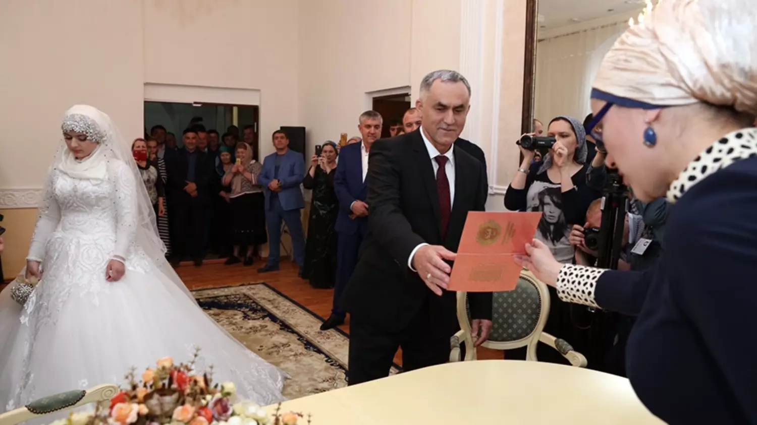"Свадьба века" в Чечне: Нажуд Гучигов женился на выпускнице школы