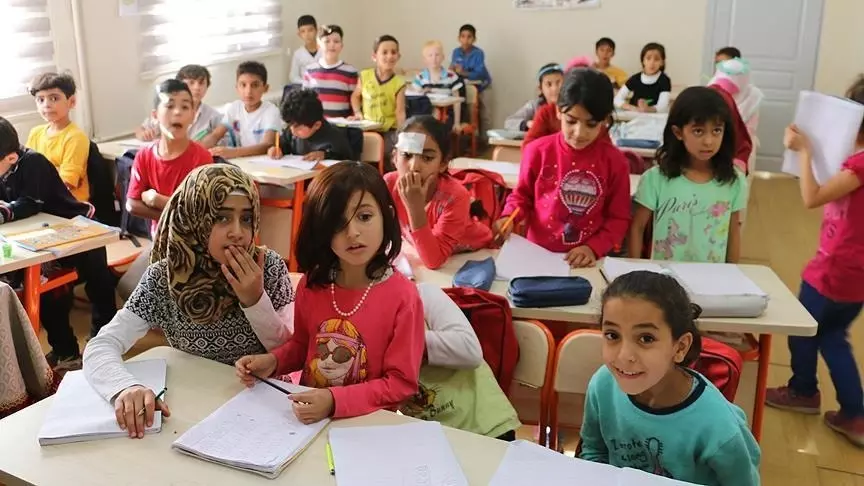Сирийские дети в турецкой школе