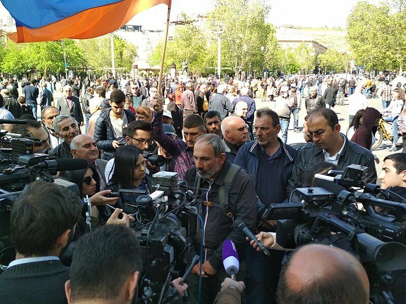 Армянская оппозиция вновь собирается в центре Еревана