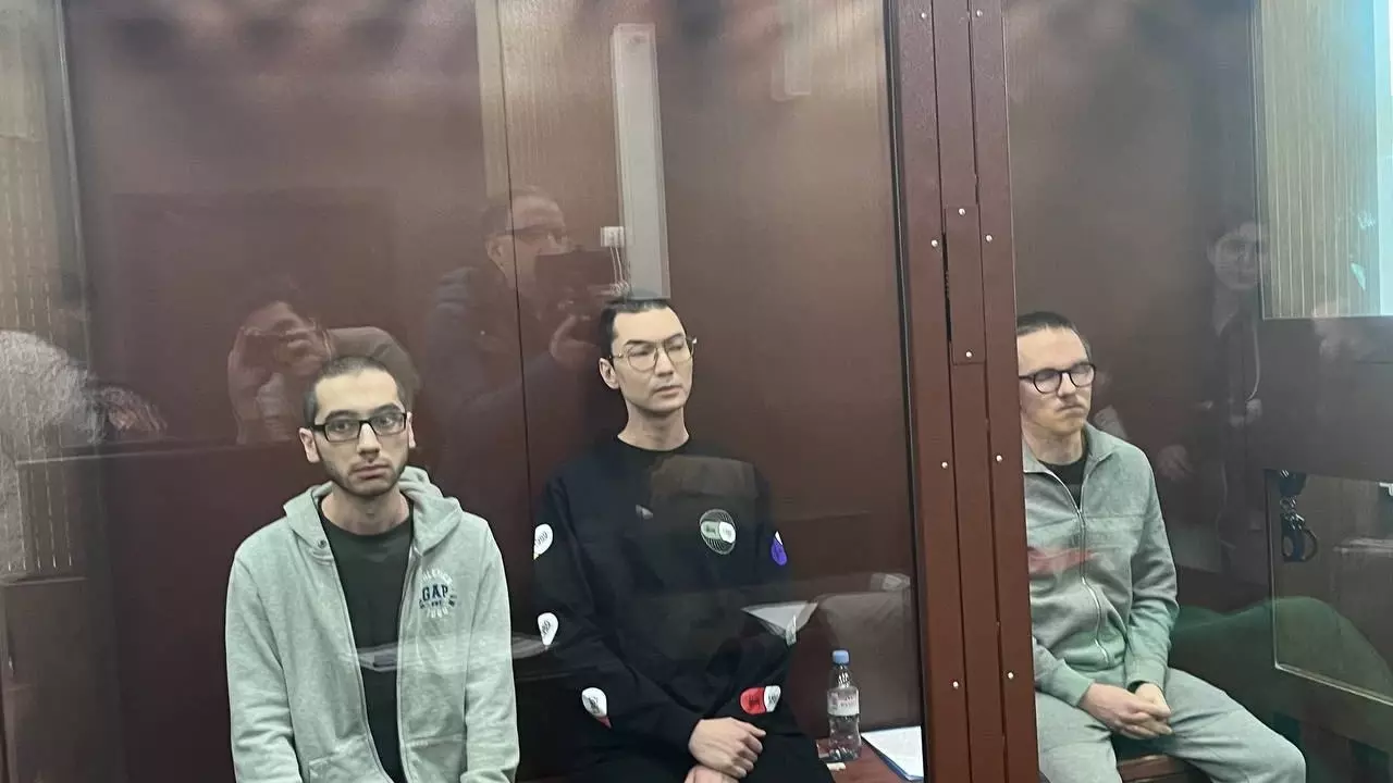 Троих сотрудников медиахолдинга Ксении Собчак приговорили к 7 годам колонии