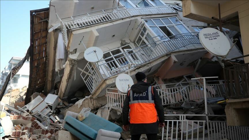 Разрушенный землетрясением дом на востоке Турции
