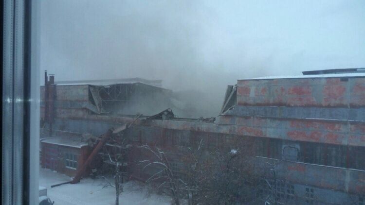 В Екатеринбурге обрушилась крыша завода, есть погибшие