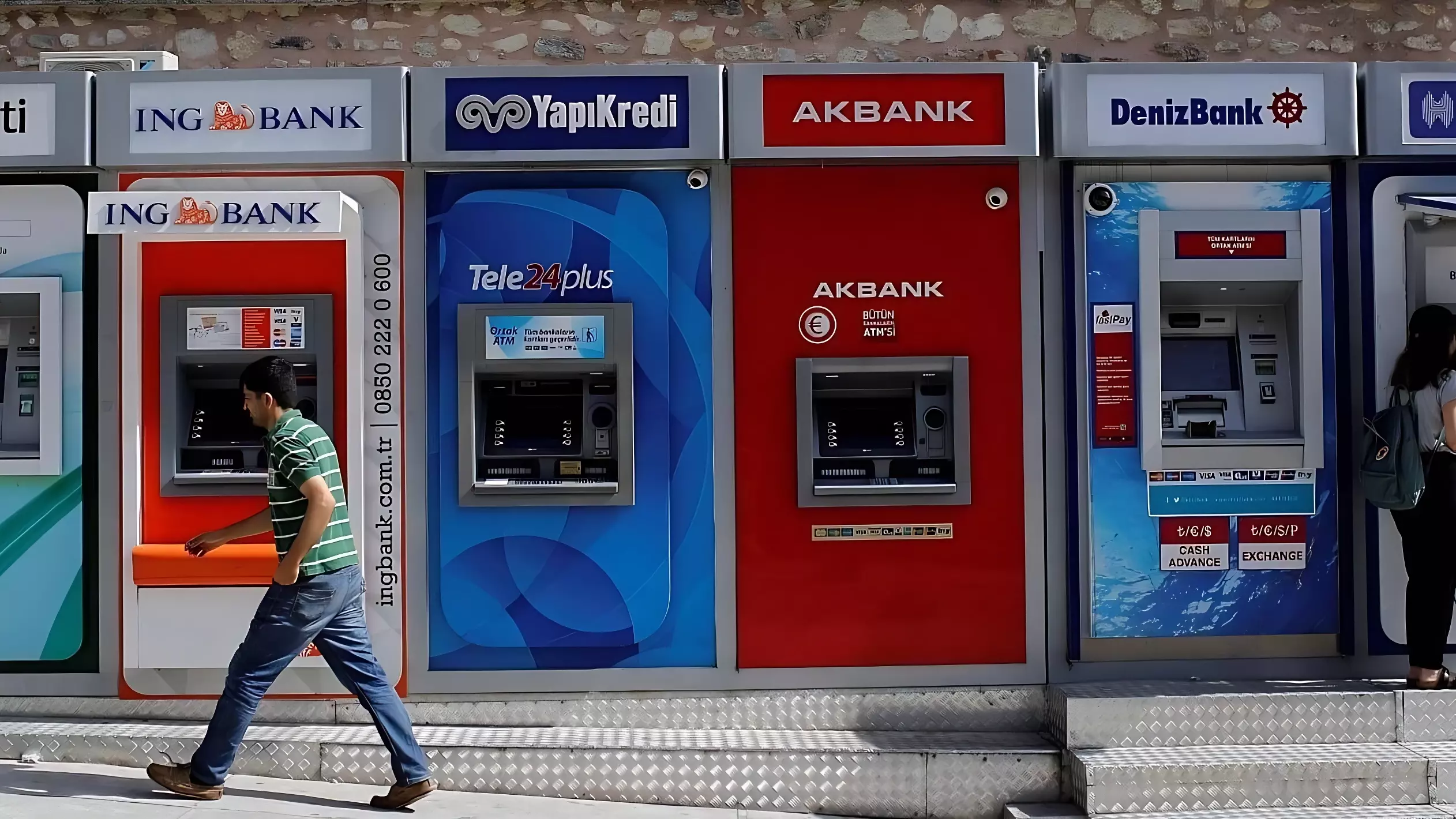 Турецкие банки заморозили переводы российских компаний